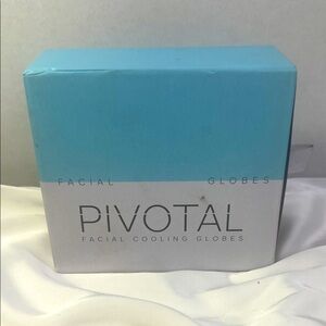 Pivotal Facial Cooling Globes Ice Roller‎ Relieves Tension & Enhances Skin